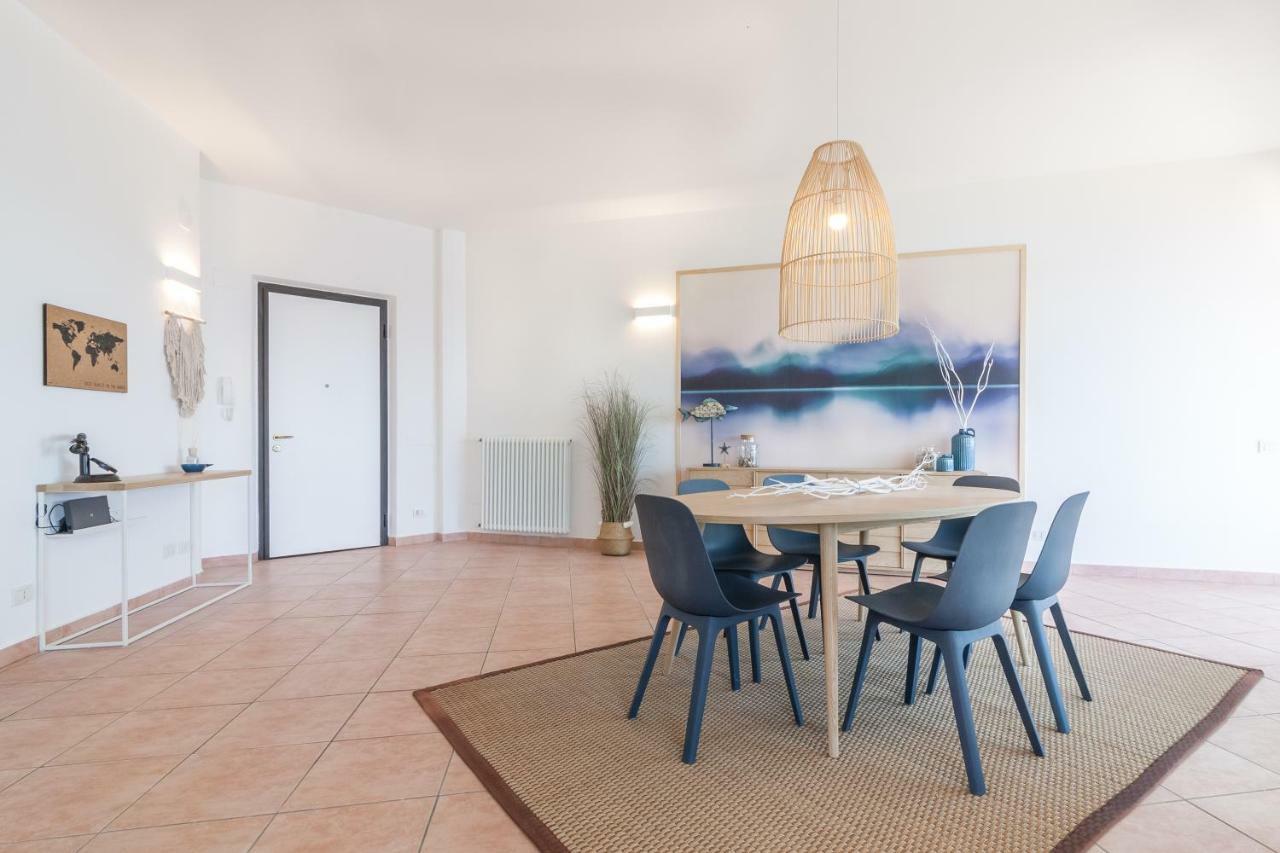 Sulla Spiaggia Di Toto E Tota Tellaro Exterior foto